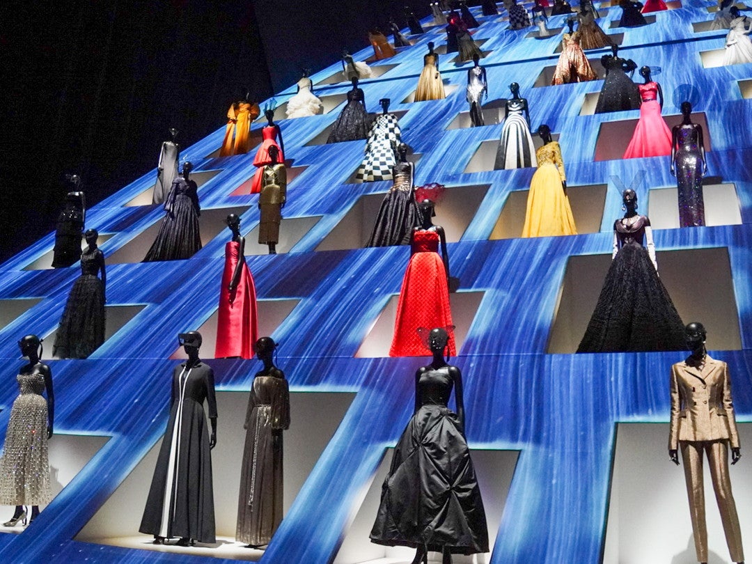 クリスチャン・ディオール、夢のクチュリエ」東京都現代美術館で2023年