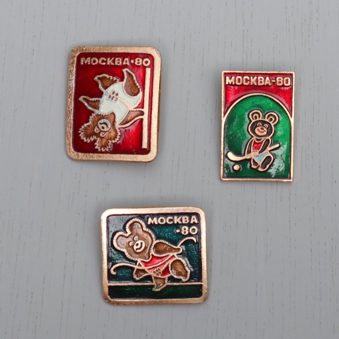 アール鎌倉の定番セレクトアイテム、旧ソビエトのヴィンテージピンズが