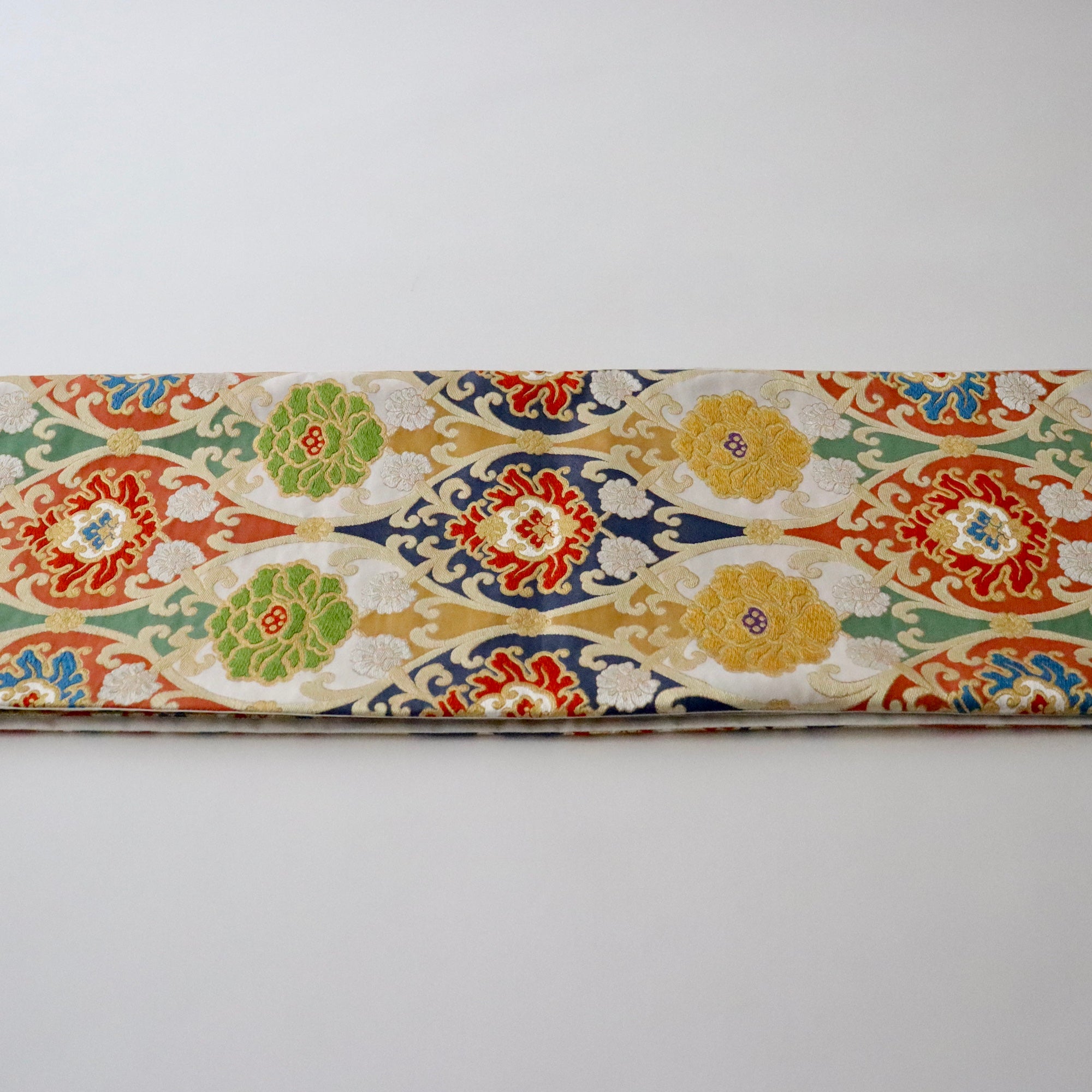 袋帯「新綴錦 - 立涌牡丹唐草文様」織文意匠鈴木 – 荒井呉服店