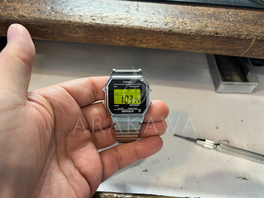 大切な腕時計も安心してお任せください！TIMEX×SUPREMEのコラボ時計