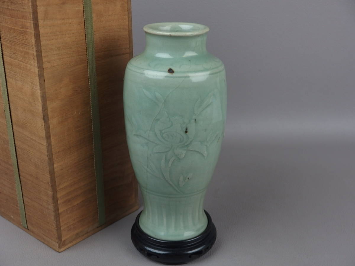 ☆中国古玩 明時代七官青磁花文花瓶 ei007yl.3 龍泉