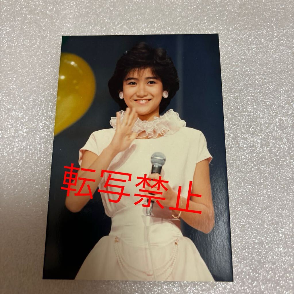 岡田有希子 2L版写真 額装品 微笑み 昭和アイドル 昭和レトロ 昭和