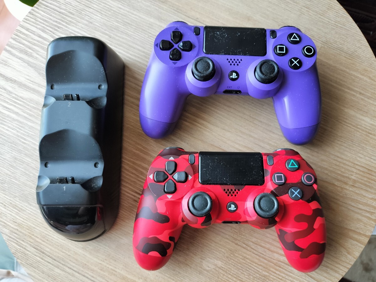 SIE ワイヤレスコントローラー(DUALSHOCK 4) CUH-ZCT2J30 [レッド