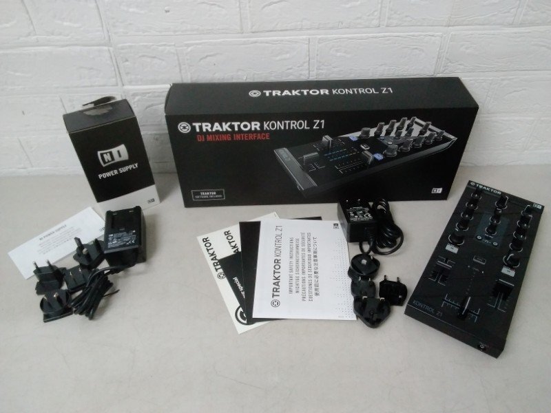 Yahoo!オークション -「traktor kontrol z1」の落札相場・落札価格