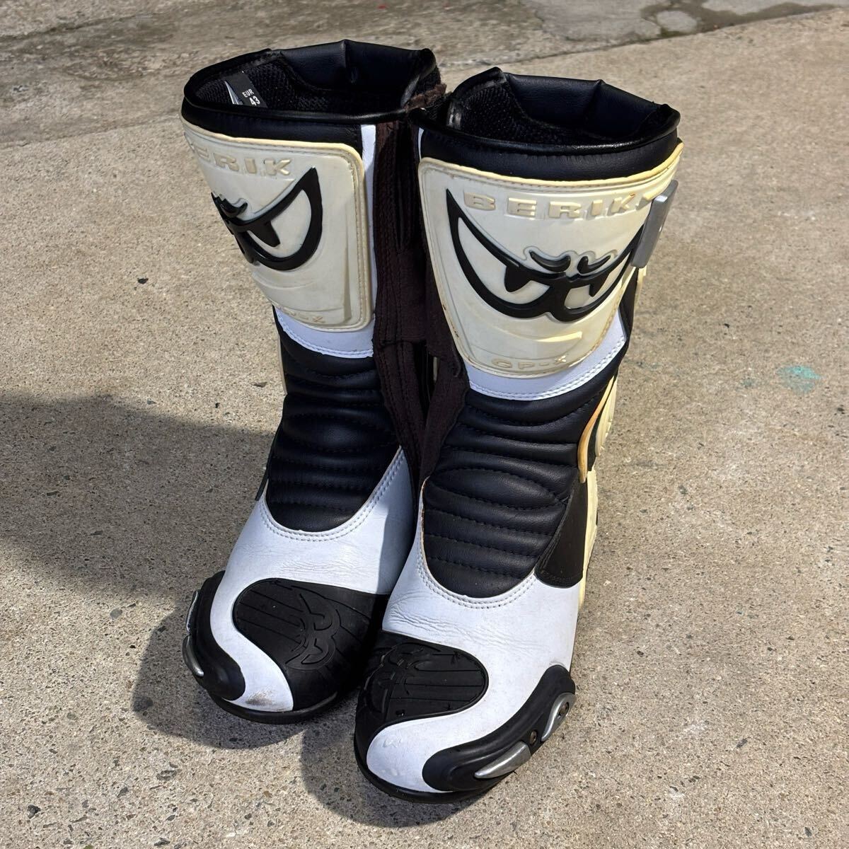Yahoo!オークション -「berik ベリック レーシングブーツ 43」の落札