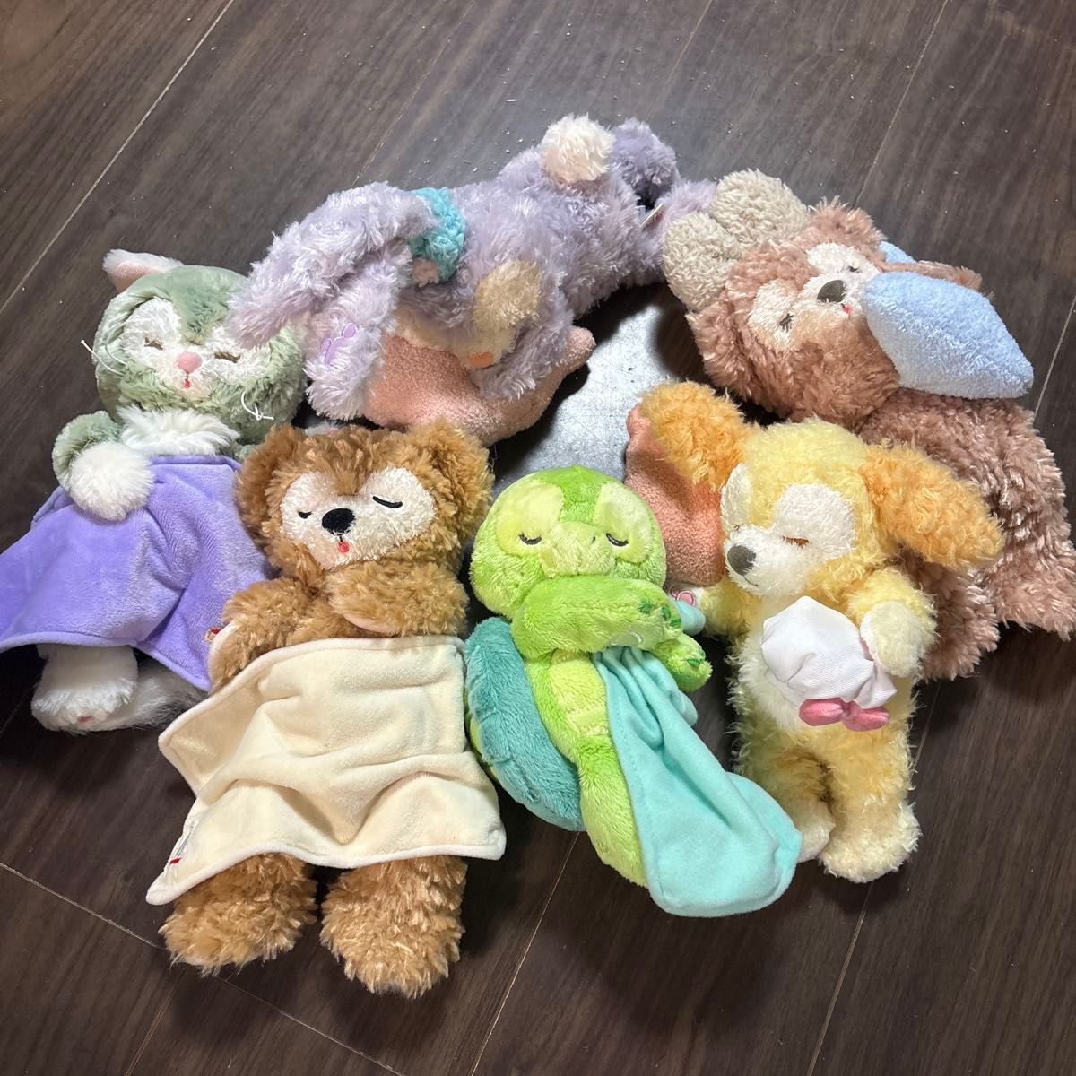 香港ディズニー スウィートドリームス ダッフィー シェリーメイ 寝て