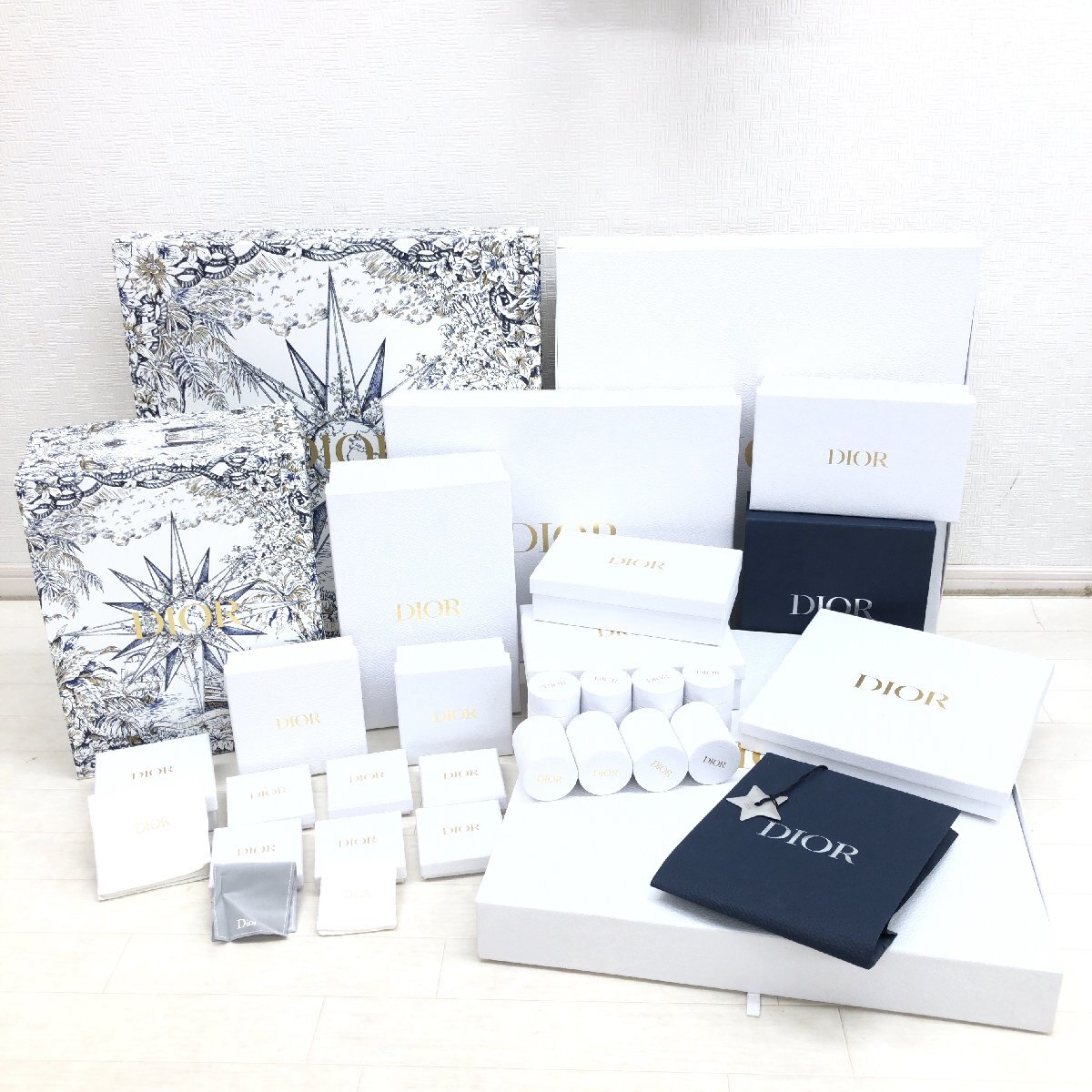 Yahoo!オークション -「空箱」(ディオール) (て)の落札相場・落札価格