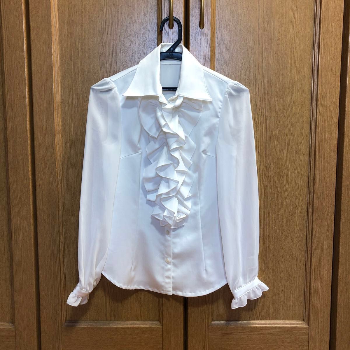 shirocon シロコン yori ヨリ タキシードリボンブラウス キラキラ