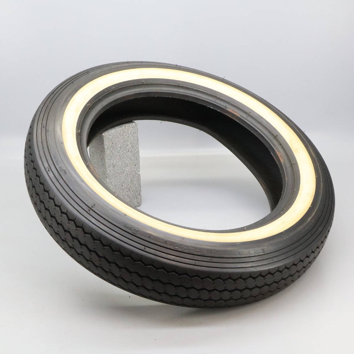 Yahoo!オークション -「ハーレーホワイトリボンタイヤ」の落札相場