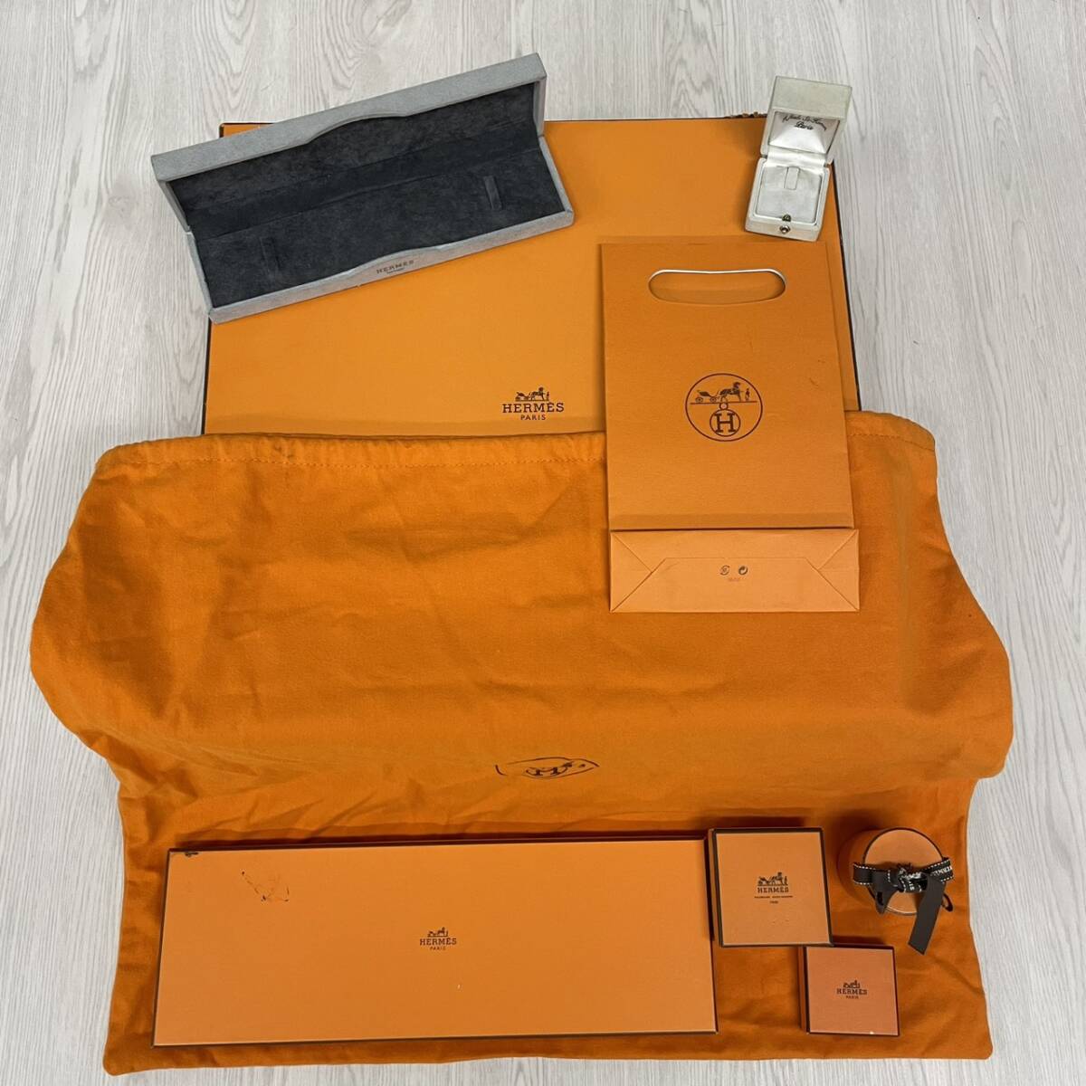 Yahoo!オークション -「エルメス 空箱 バーキン」の落札相場・落札価格