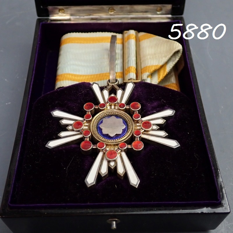 Yahoo!オークション -「勲三等瑞宝章」(勲章) (徽章)の落札相場・落札価格