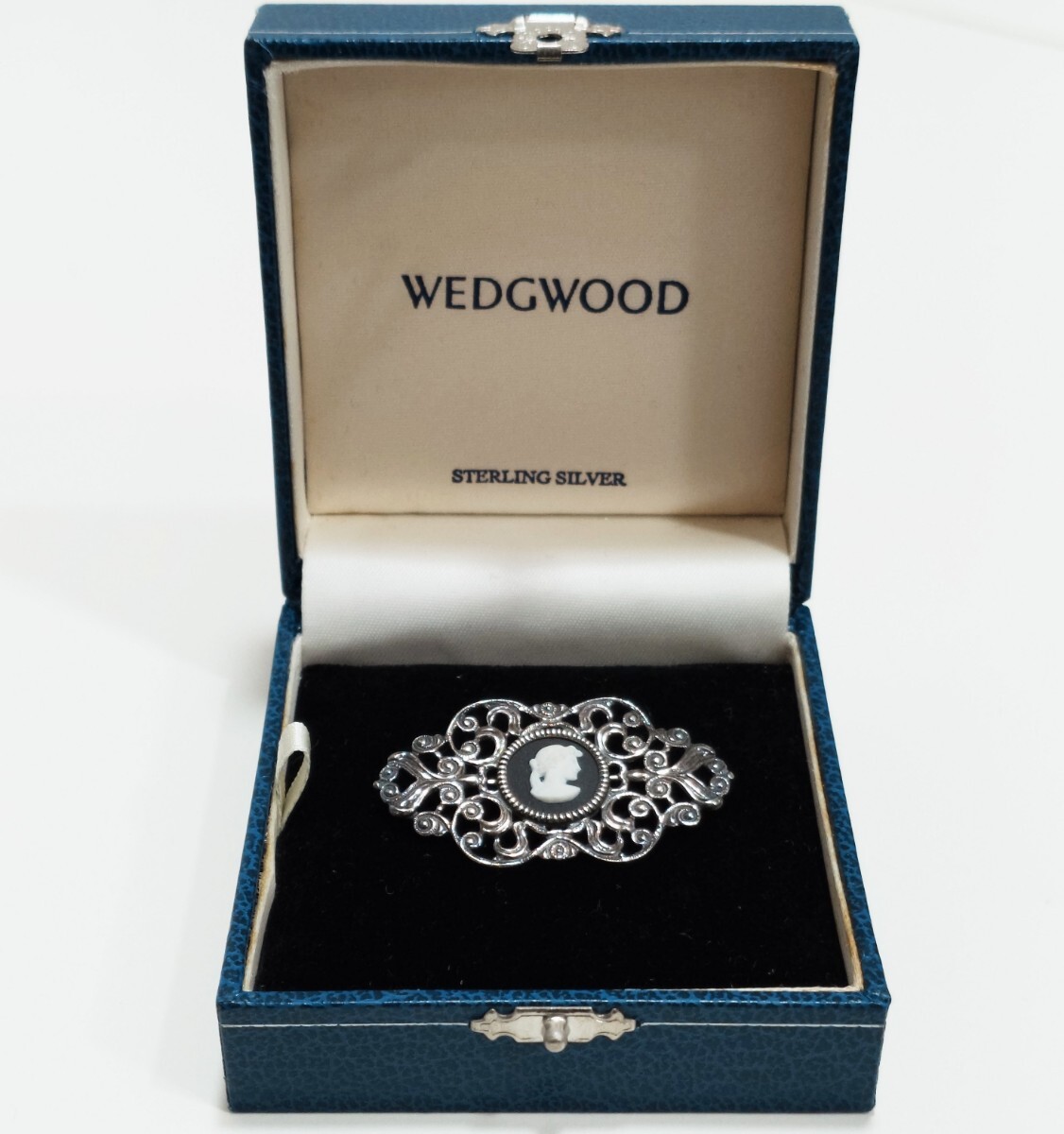 Yahoo!オークション -「ウェッジ ウッド」(ブローチ) (レディース