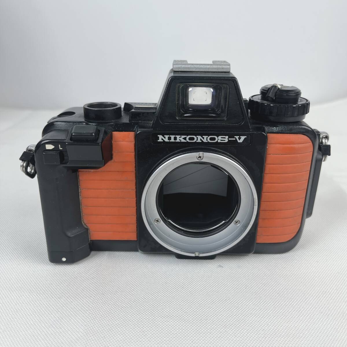 ニコン NIKONOS-V ボディ (オレンジ) オークション比較 - 価格.com