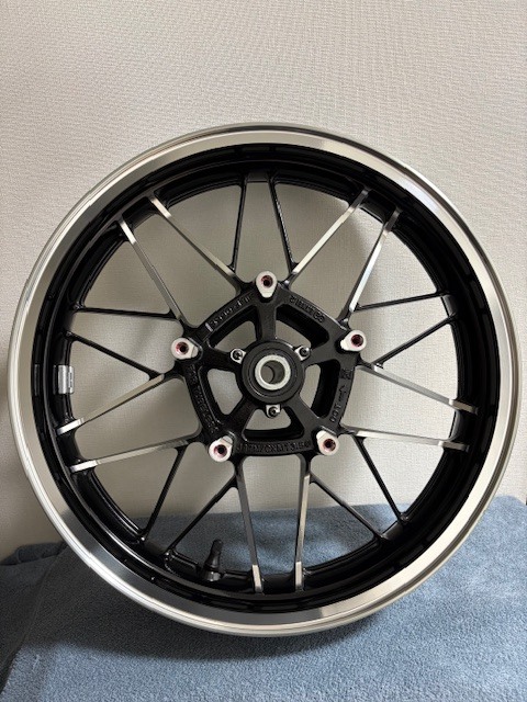 Yahoo!オークション -「z900rs ホイール」の落札相場・落札価格