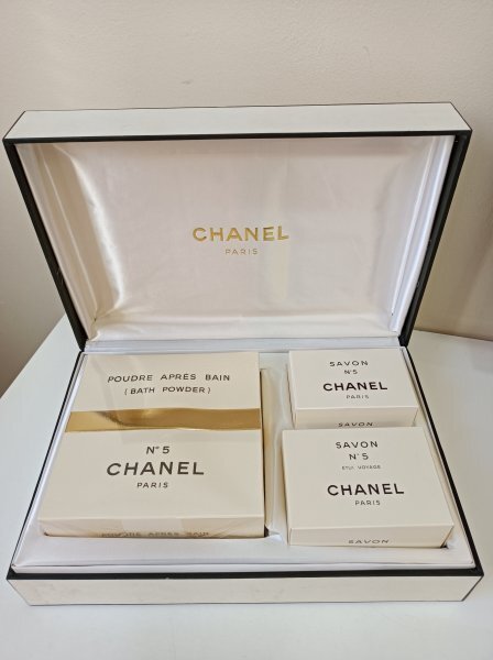 Yahoo!オークション -「シャネル no5 パウダー」の落札相場・落札価格