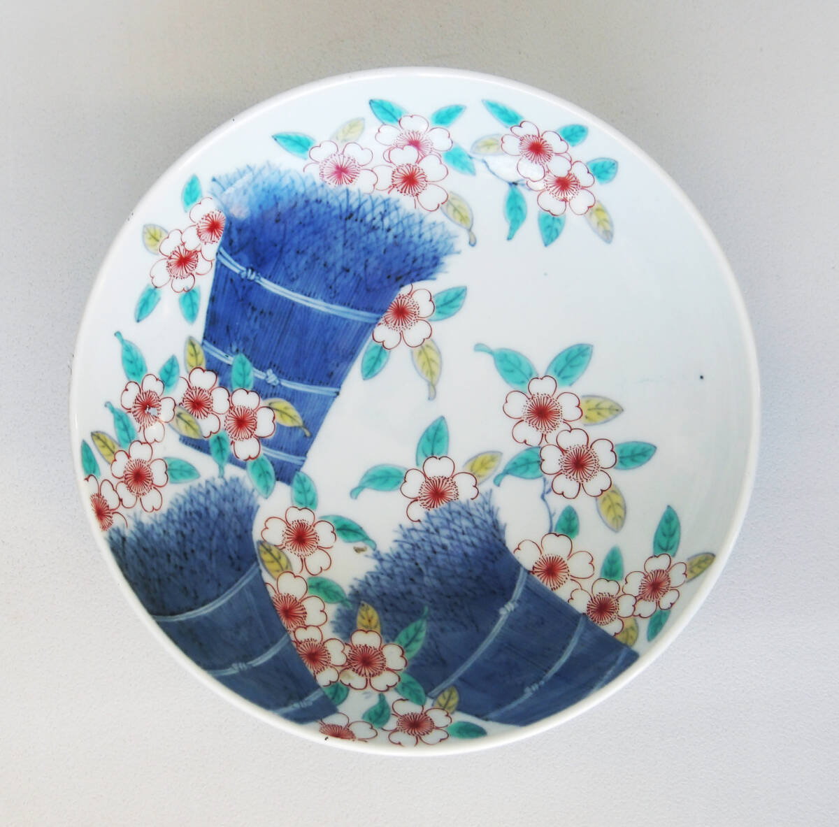 Yahoo!オークション -「桜」(鍋島様式) (色絵)の落札相場・落札価格