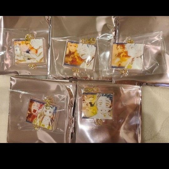 新品未開封 鬼滅の刃 カフェ 隊士百景 絆 アクリルチャーム 我妻善逸