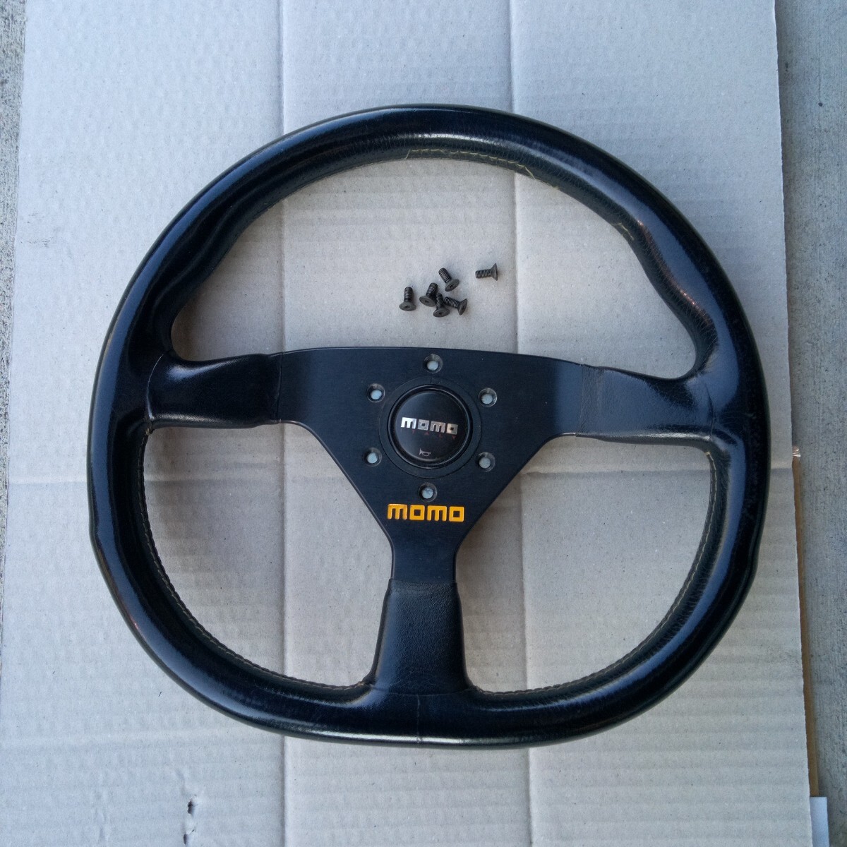 Yahoo!オークション -「v35」(モモ) (ステアリング)の落札相場・落札価格