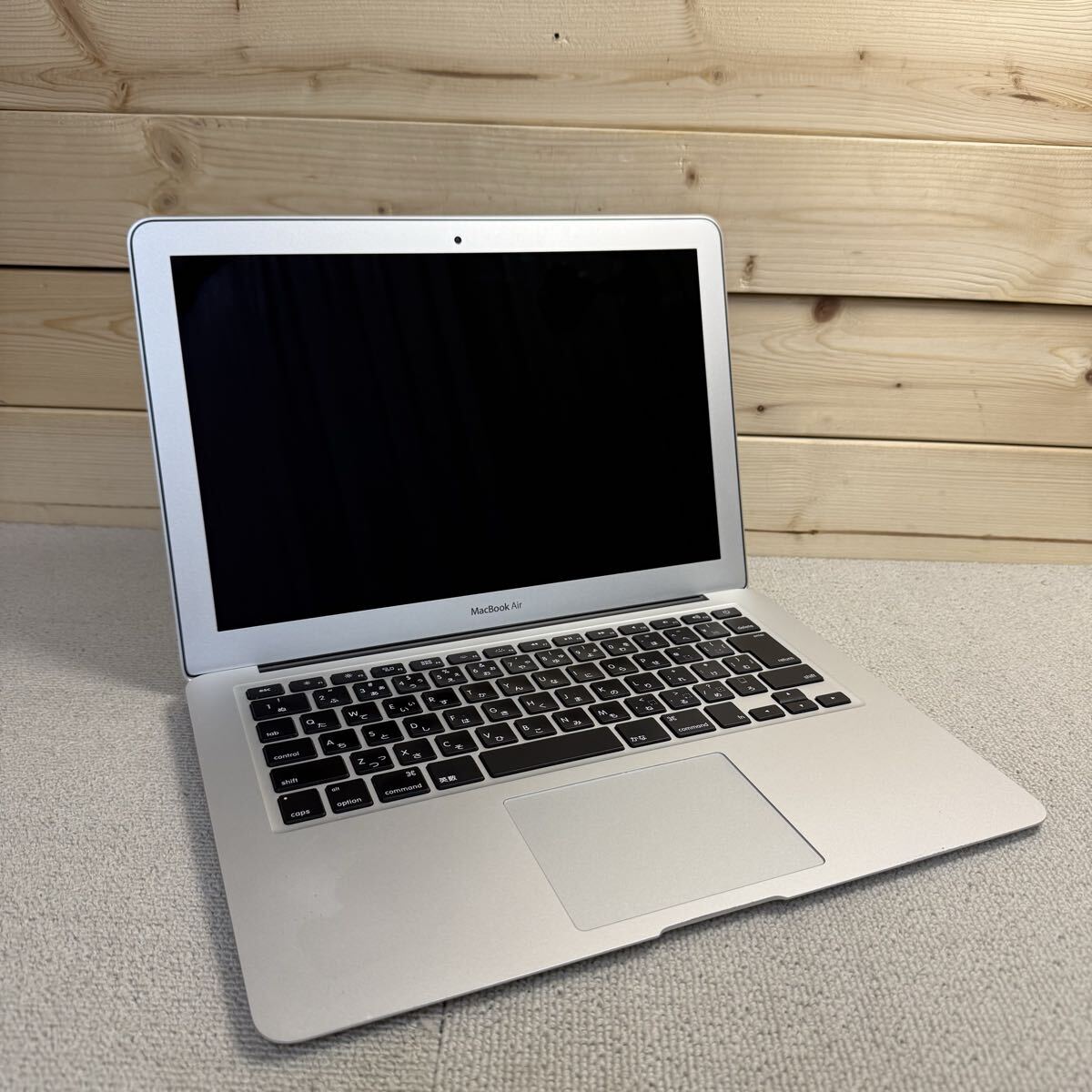Apple MacBook Air 1800/13.3 MQD32J/A オークション比較 - 価格.com