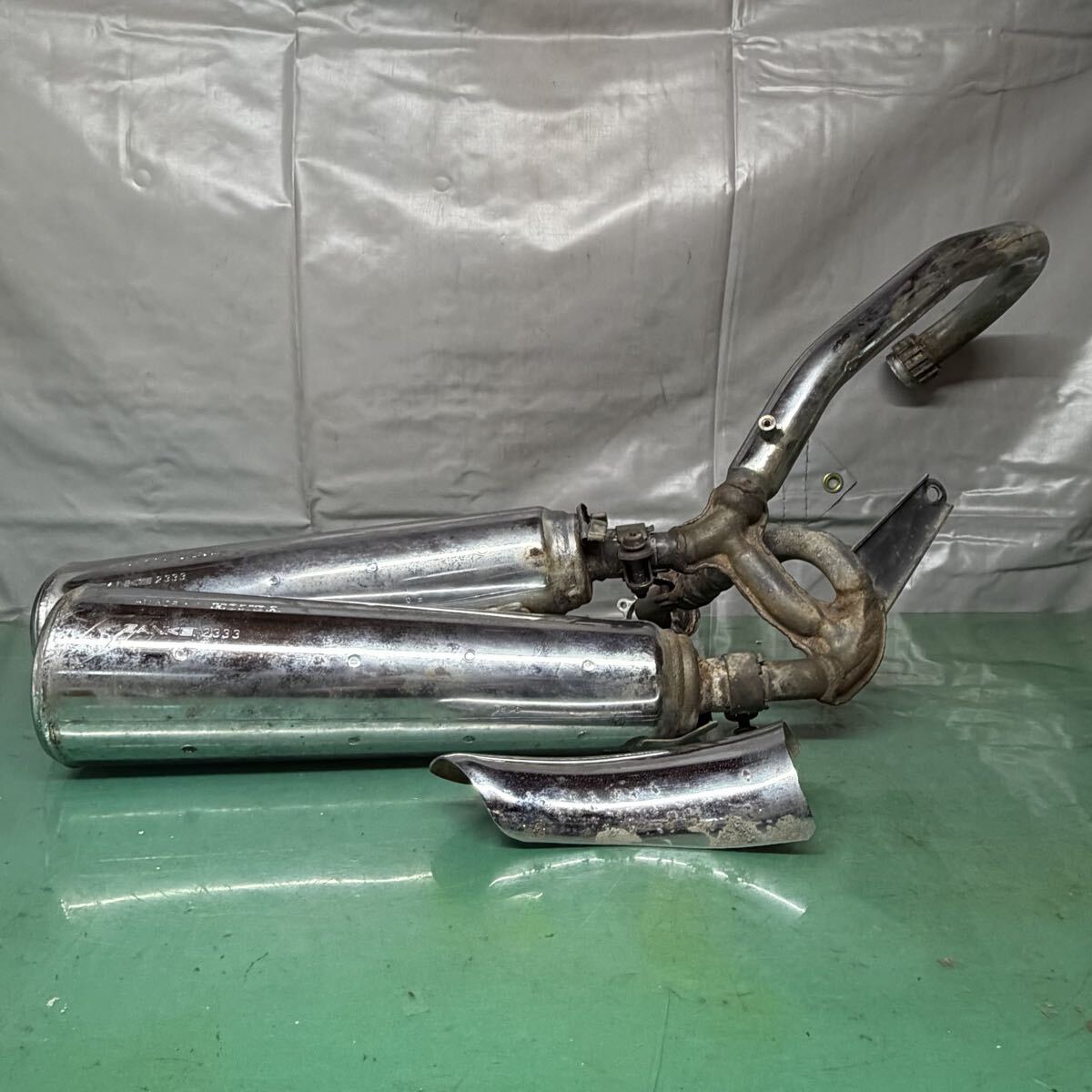 格安 マグナ 250 純正 マフラー 希少な後期車両より取り外し品 入手