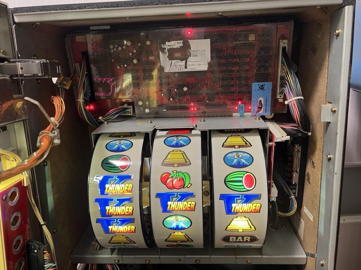 Yahoo!オークション -「4号機サンダーv」の落札相場・落札価格