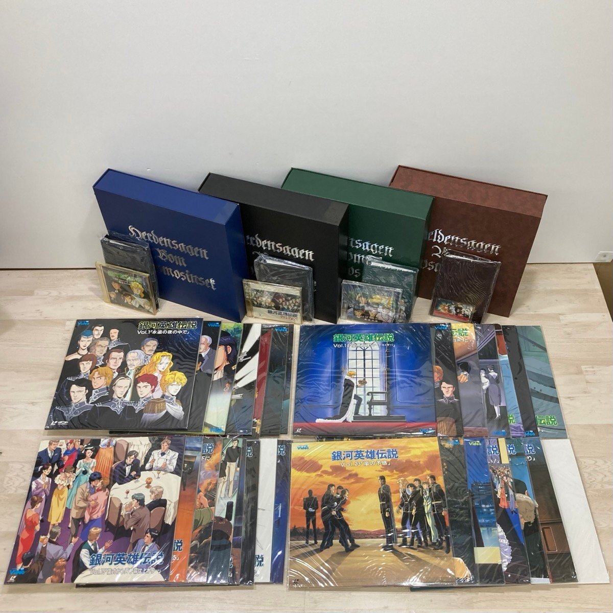 Yahoo!オークション -「銀河英雄伝説 box」(レーザーディスク) の落札