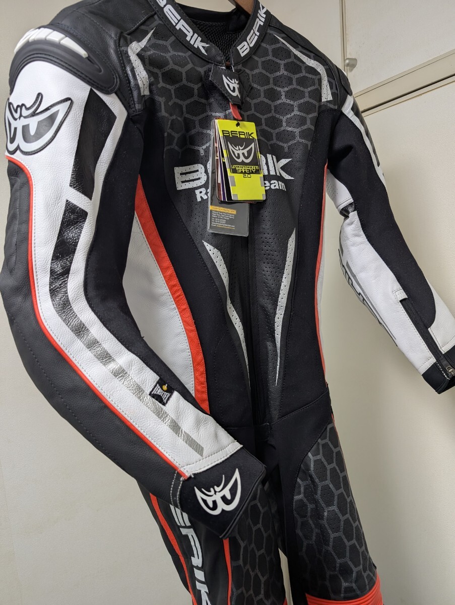 Yahoo!オークション -「ベリック レーシングスーツ 52」の落札相場