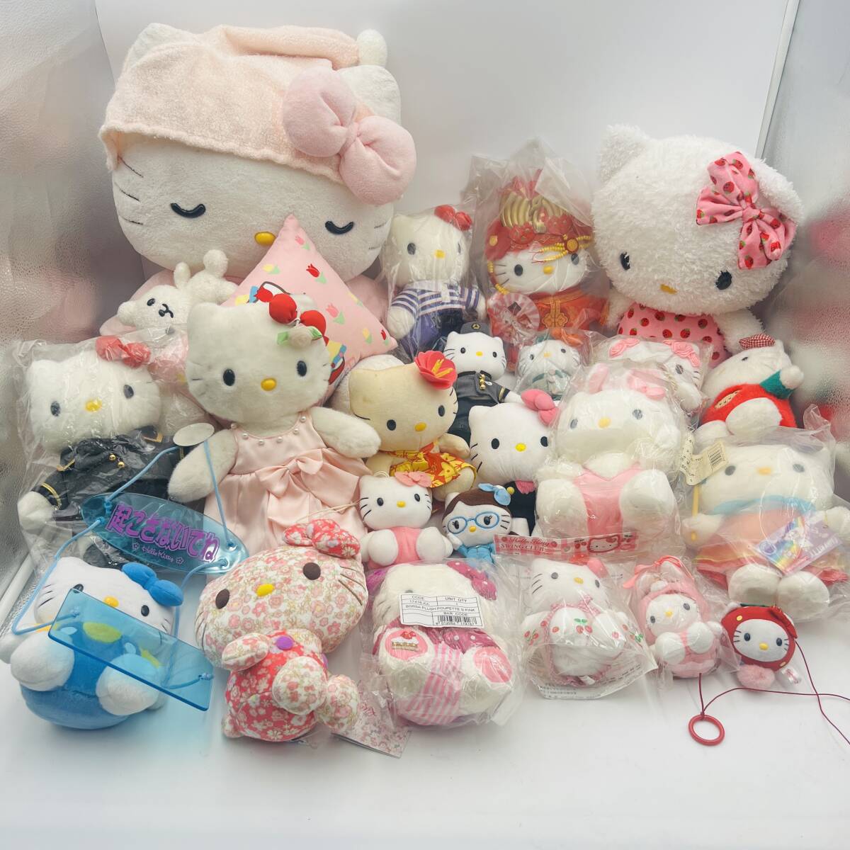 Yahoo!オークション -「ハローキティ ぬいぐるみ レア」の落札相場