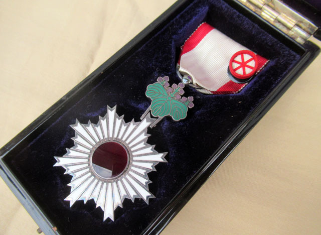 Yahoo!オークション -「勲六等単光旭日章」の落札相場・落札価格