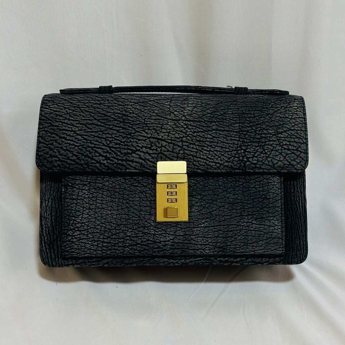 Yahoo!オークション -「象革 セカンドバッグ」(ファッション) の落札