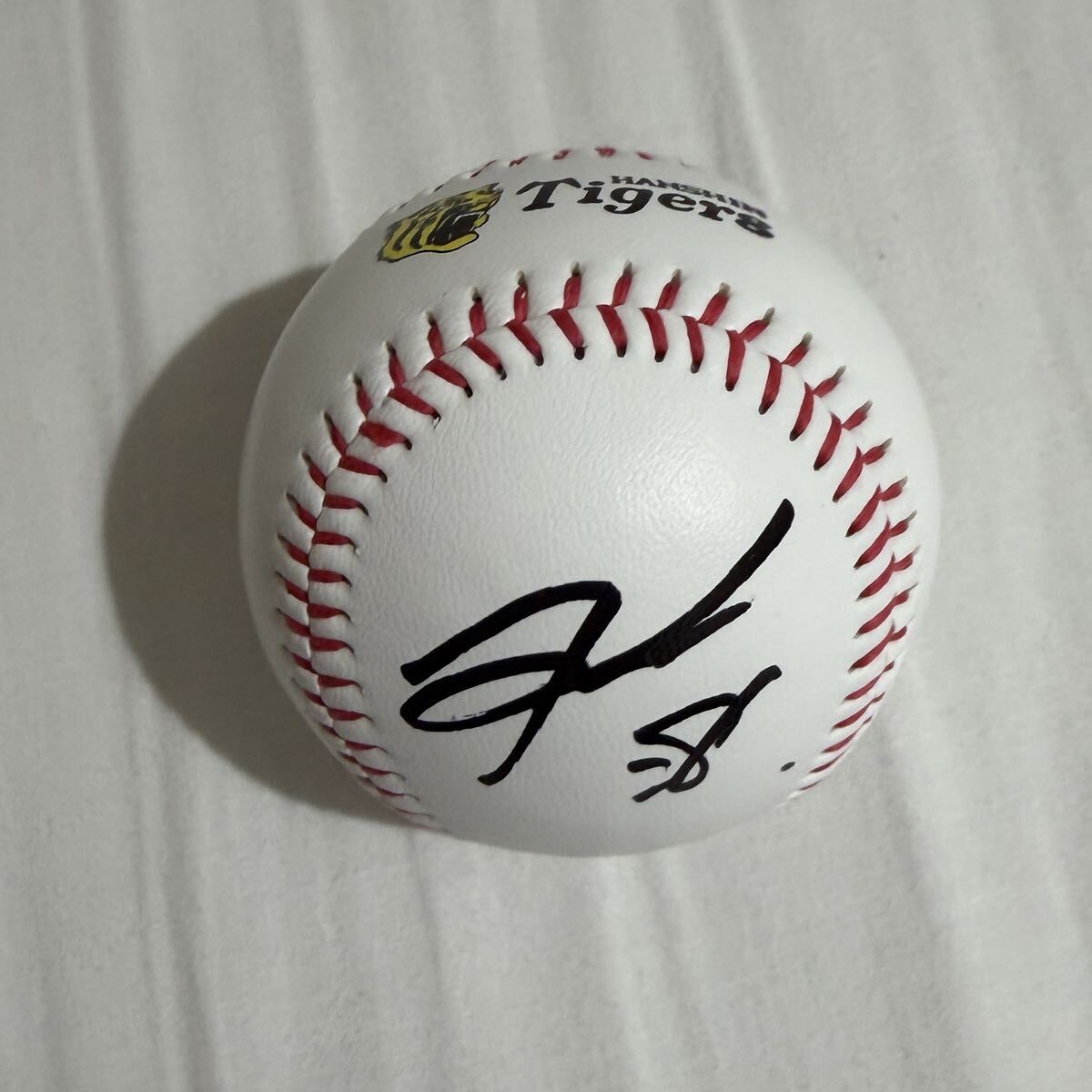 Yahoo!オークション -「佐藤輝明 サインボール」の落札相場・落札価格