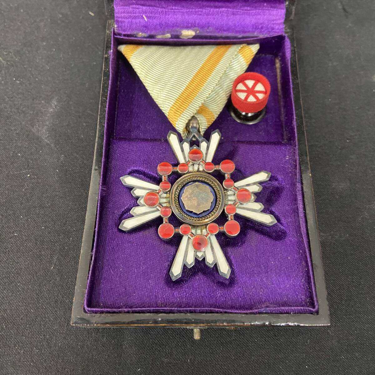 Yahoo!オークション -「勲五等瑞宝章」(勲章) (徽章)の落札相場・落札価格