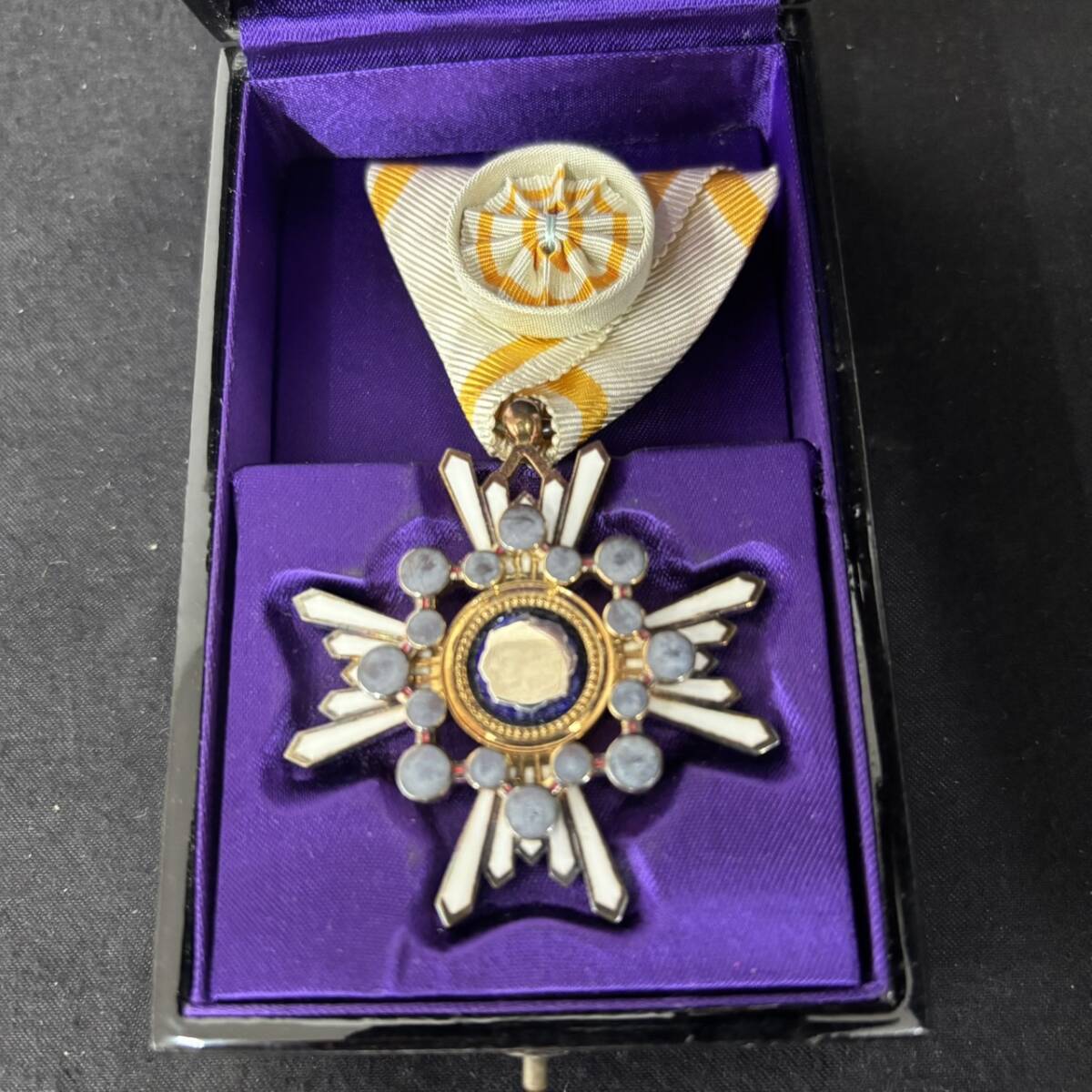 Yahoo!オークション -「勲四等瑞宝章」(勲章) (徽章)の落札相場・落札価格