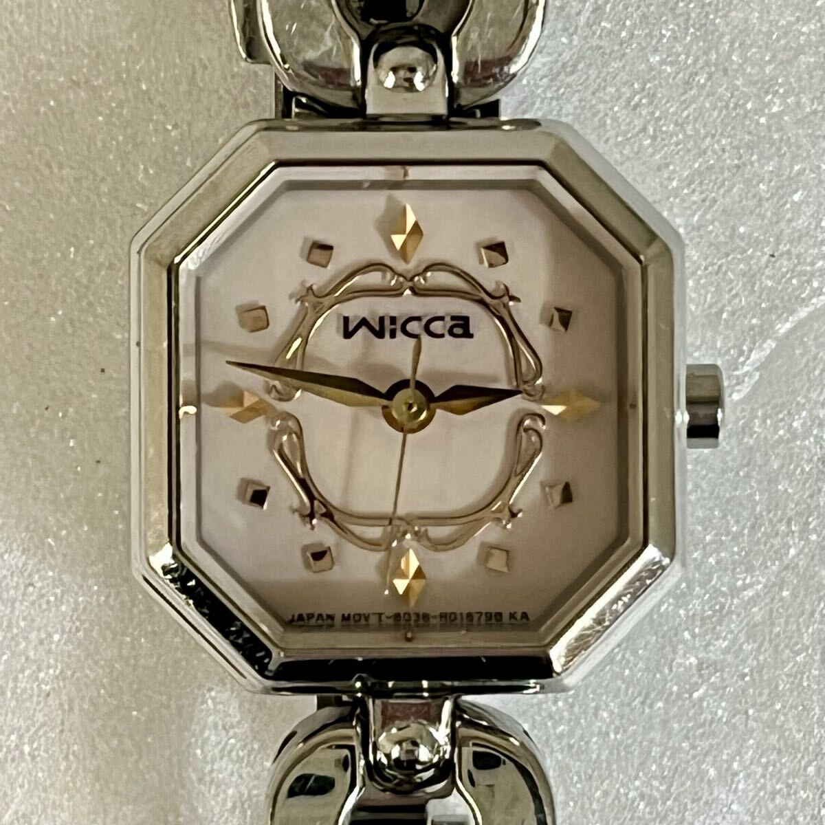 Yahoo!オークション - CITIZEN シチズン アナデジテンプ バーニーズニ