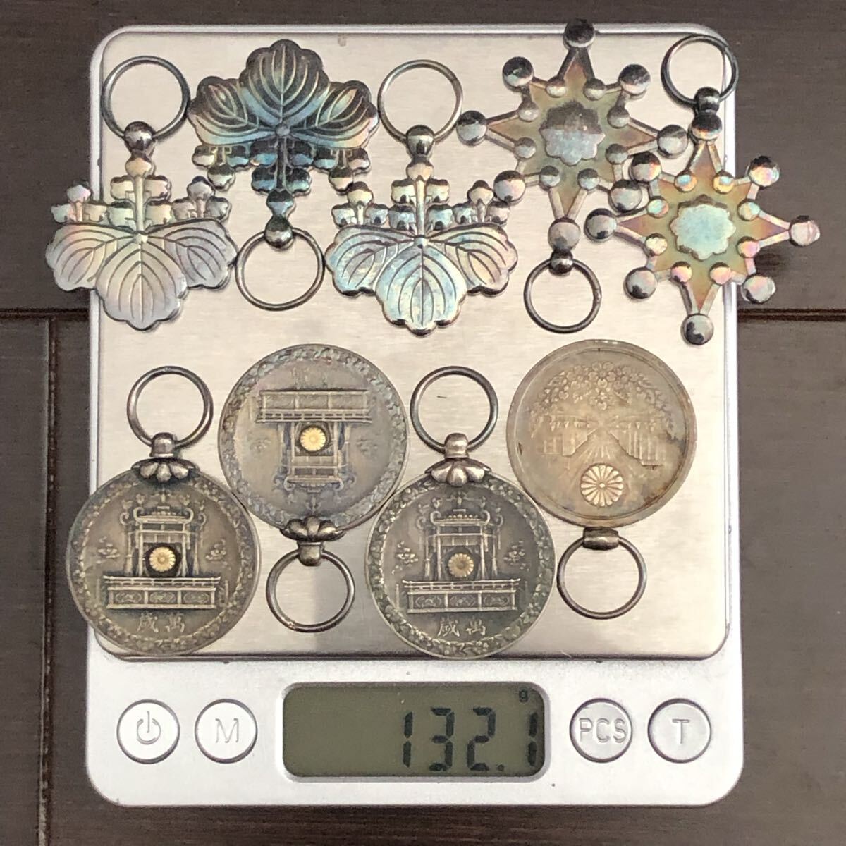 Yahoo!オークション -「勲八等白色桐葉章」の落札相場・落札価格