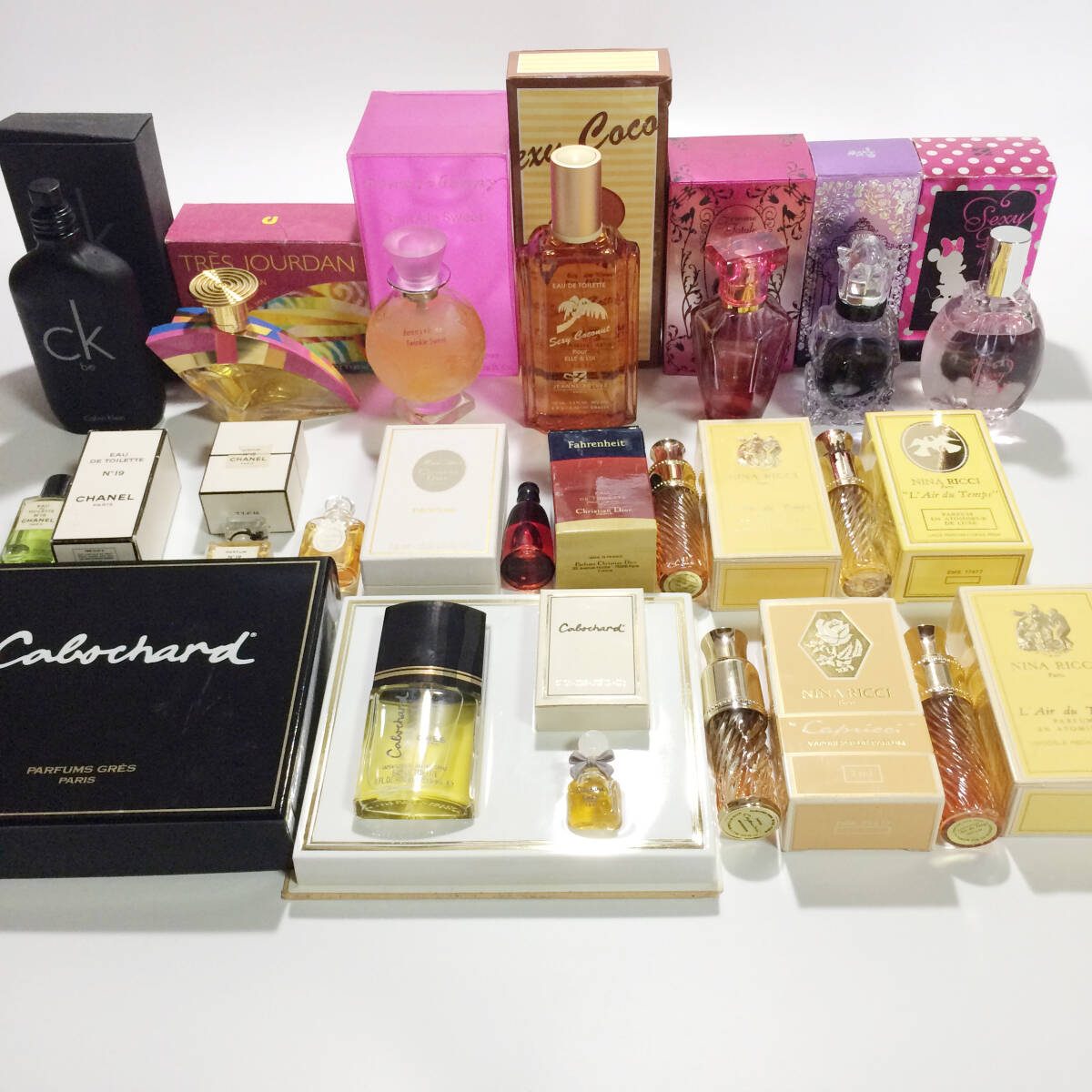 Yahoo!オークション -「大量まとめ売り」(香水、フレグランス) の落札