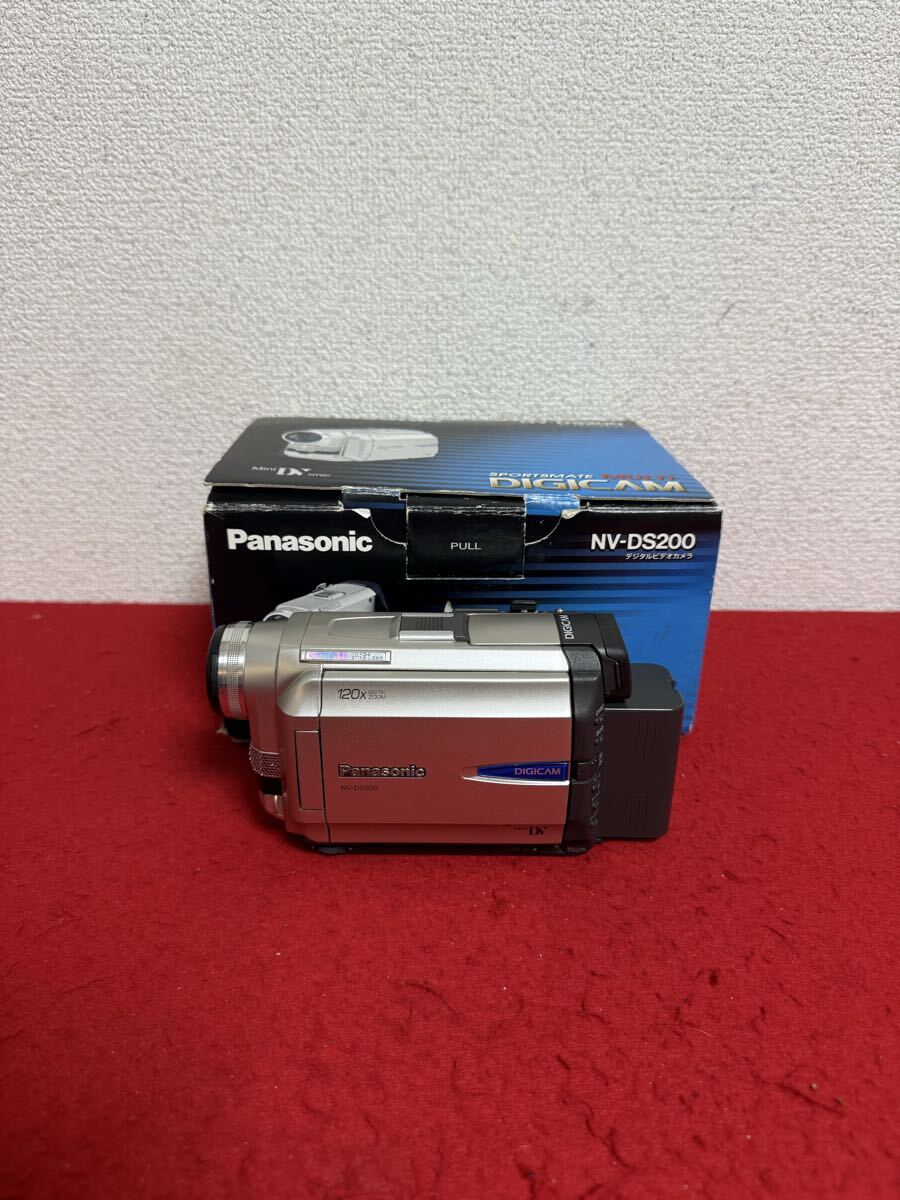 Yahoo!オークション - 【o】ナショナル カラービデオカメラ VZ-C712 箱