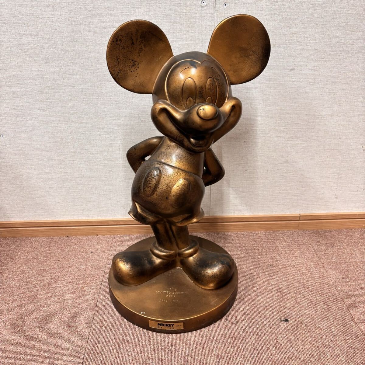 Yahoo!オークション -「ミッキーブロンズ像」の落札相場・落札価格