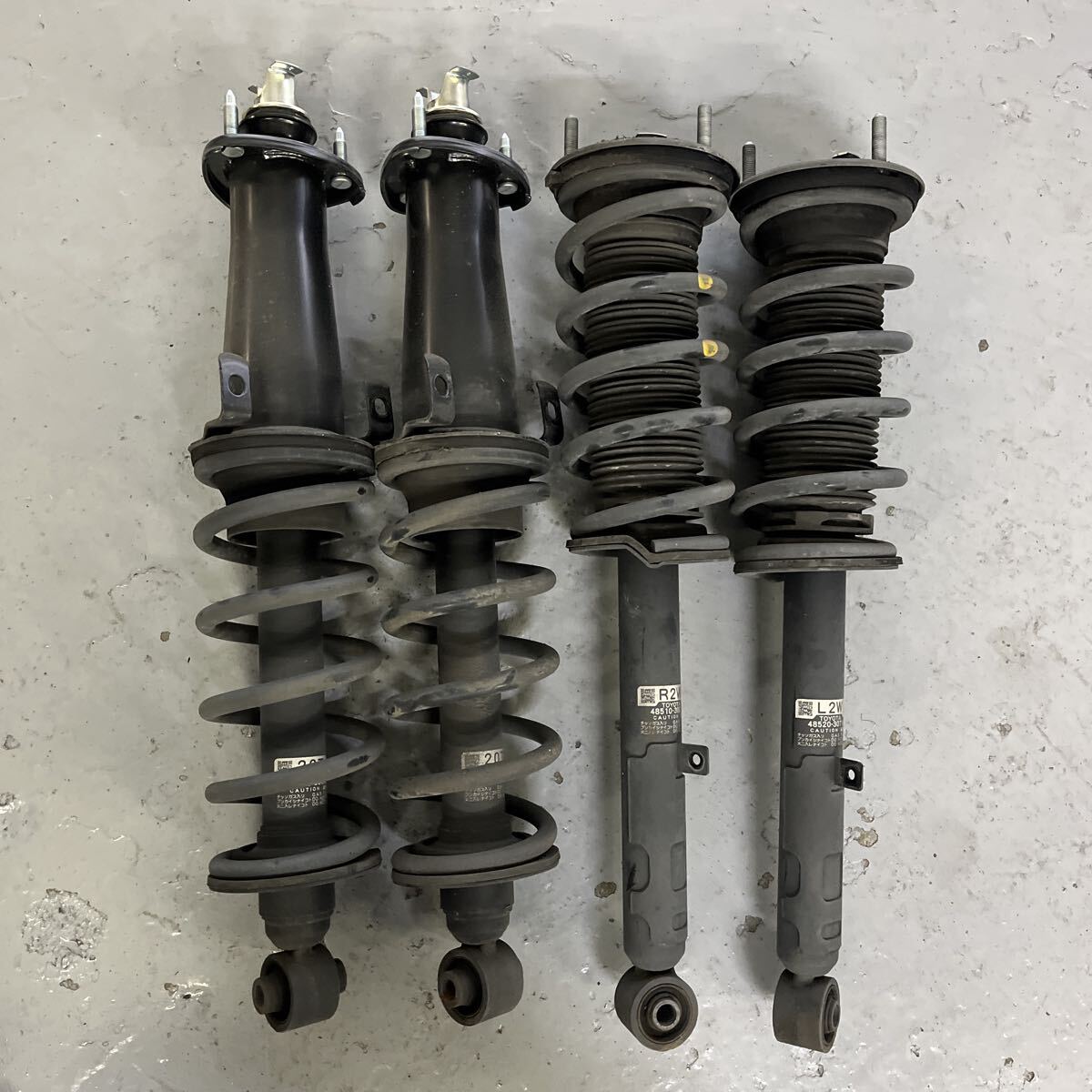 Yahoo!オークション -「クラウン 純正サスペンション 210」の落札相場