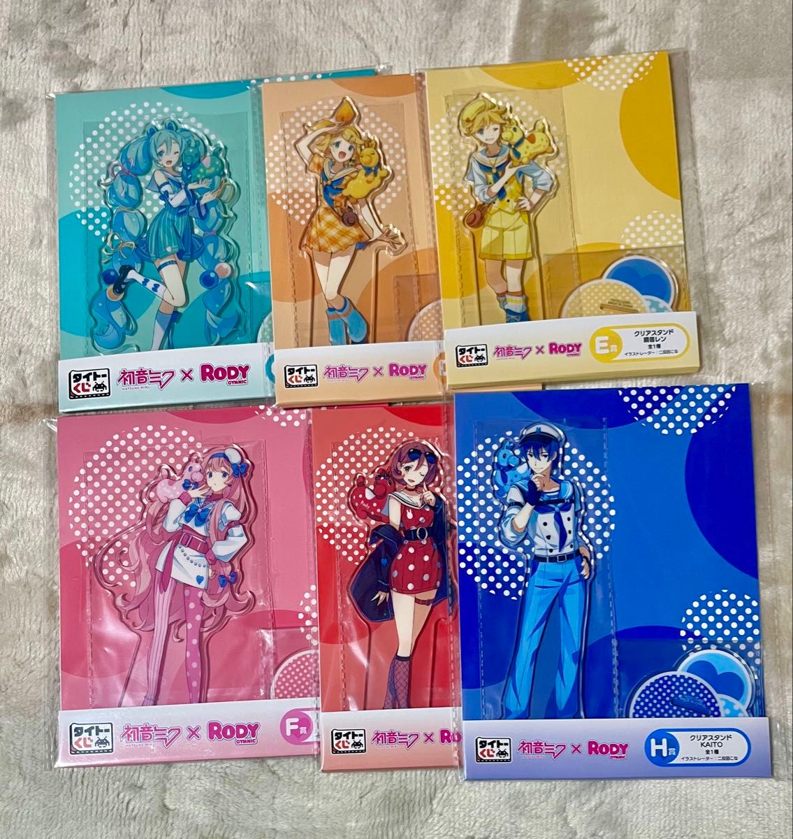 鏡音リン 巡音ルカ 初音ミク ハローキティ ボールチェーンマスコット