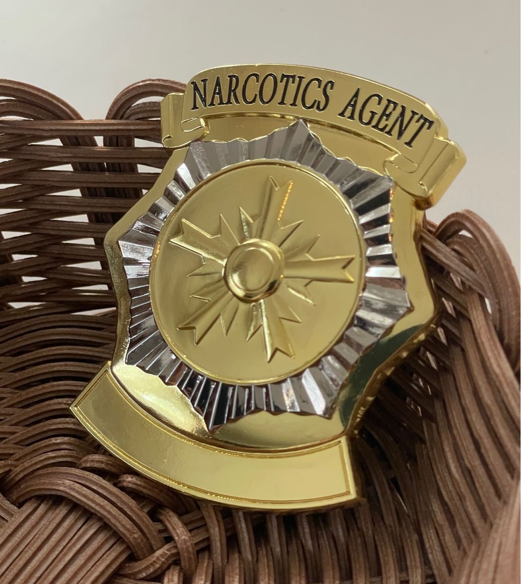 議員バッジ風 レプリカ 撮影用 コスプレ｜Yahoo!フリマ（旧PayPayフリマ）