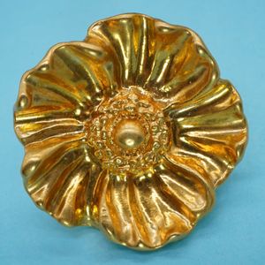 ケンゾー ブローチのYahoo!オークション(旧ヤフオク!)の相場・価格を