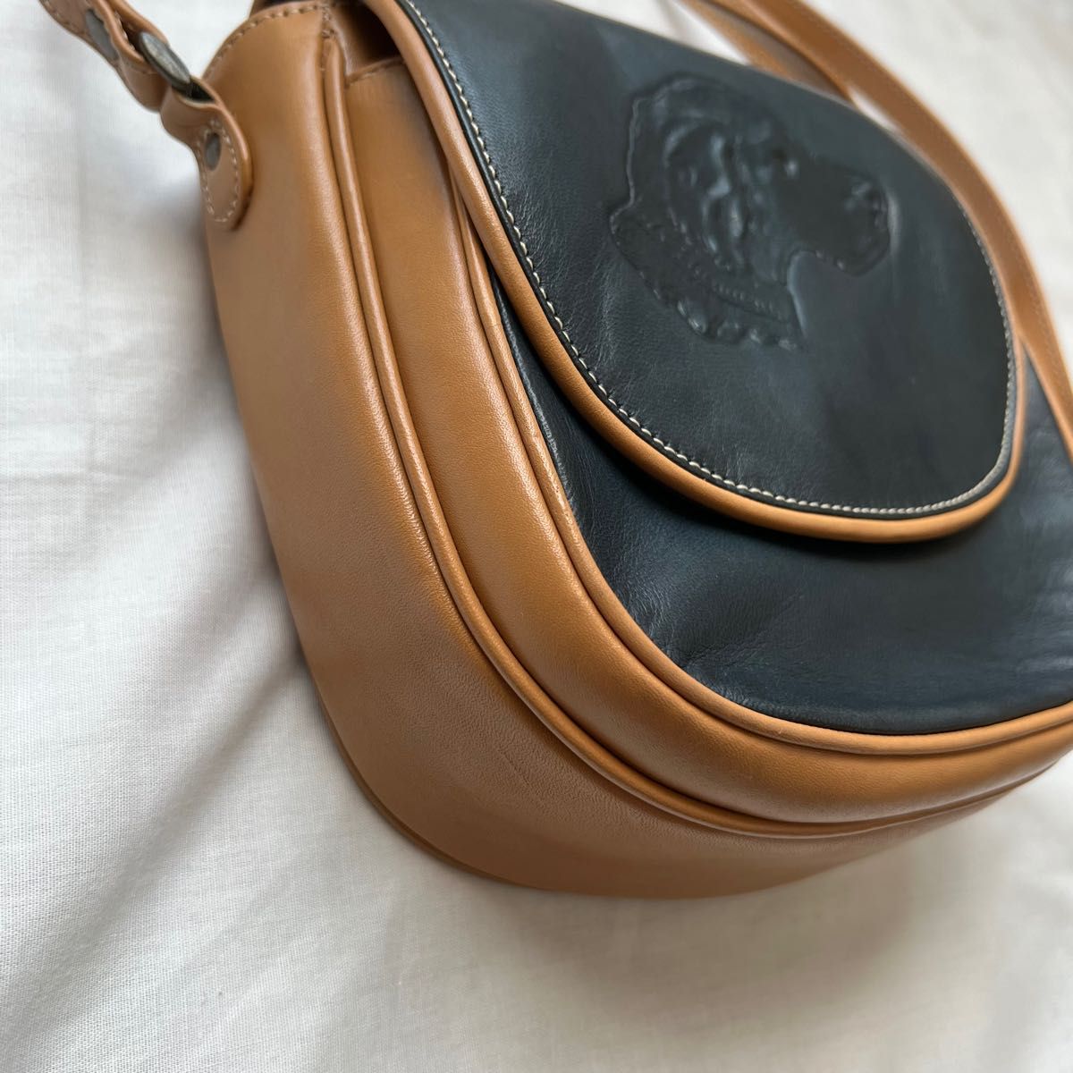 希少 kitamura キタムラ 犬 型押し ショルダーバッグ ポシェット