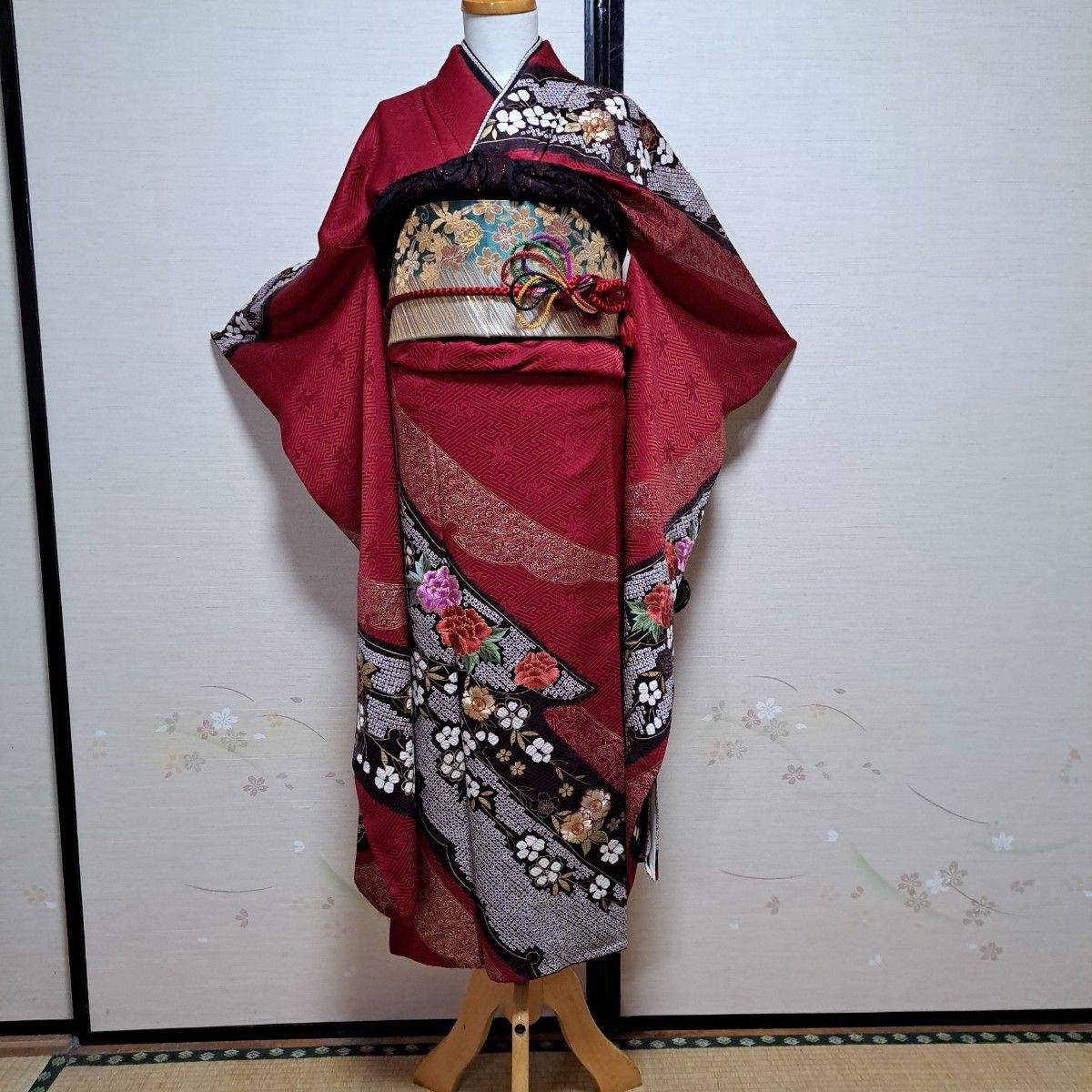 正絹 豪華振袖 絞り 雪輪舞桜 金駒刺繍 金彩5点セット｜Yahoo!フリマ