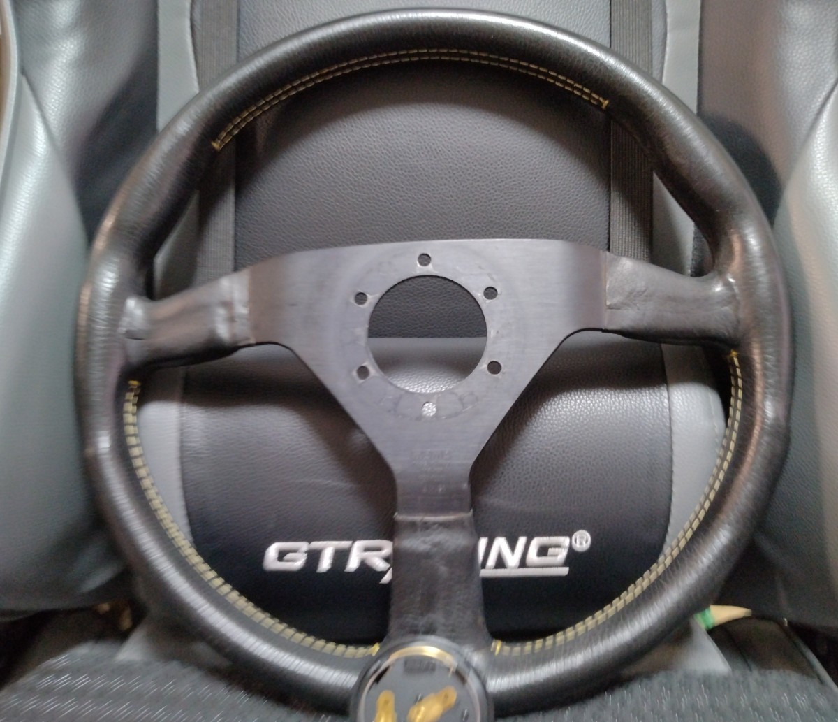 正規品 即決 MOMO モモヴェローチェレーシングφ35 ホンダホーンボタン