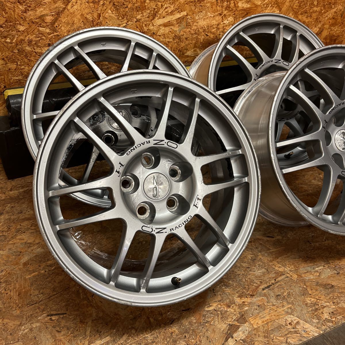 三菱純正 OZ ランエボ 225/45R17 7.5J+38 ブリザックバリヤマ (B2141