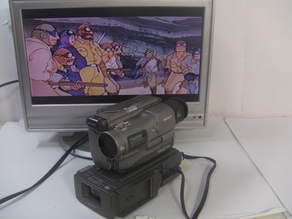 8mmテープ再生できます SONY Hi8ビデオカメラ CCD-TR1 ダビングにご