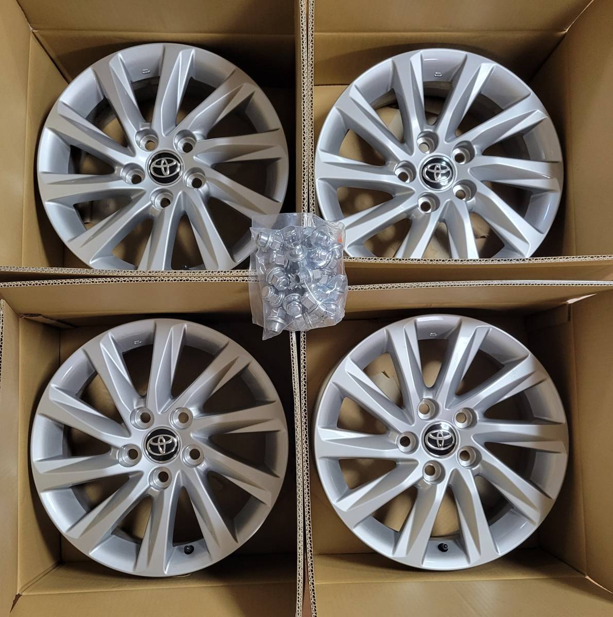 新車外し・送料無料] トヨタ 90系 新型ノア 純正ホイール アルミ