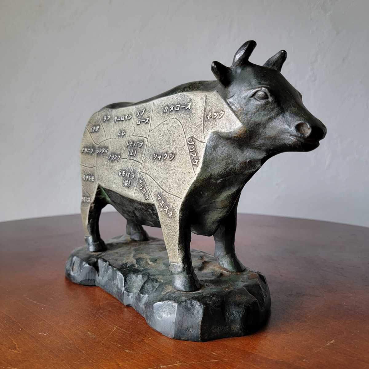 Yahoo!オークション - 柴田書店特製 鉄 アイアン 牛の置物 牛 部位 デ