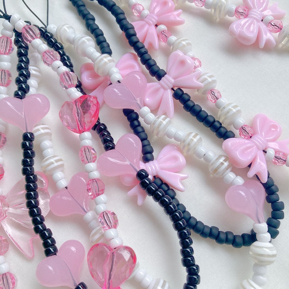 海外 ハート ビーズ スマホストラップ ハンドメイド string ting black